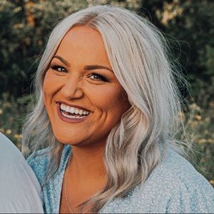 Meet your Posher, Casey